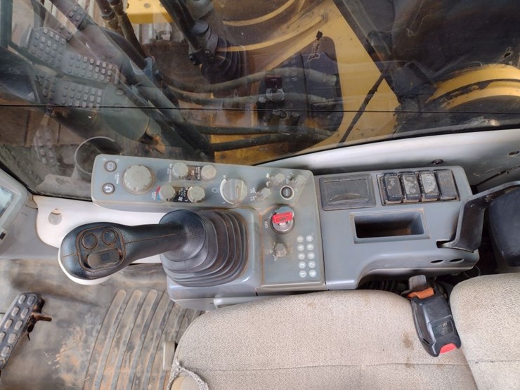 deere-210g-lc-image-8