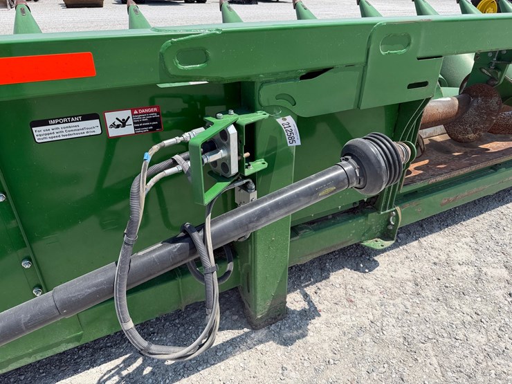 2018-john-deere-716c-image-10