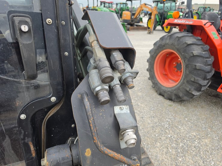2022-new-holland-c232-image-6