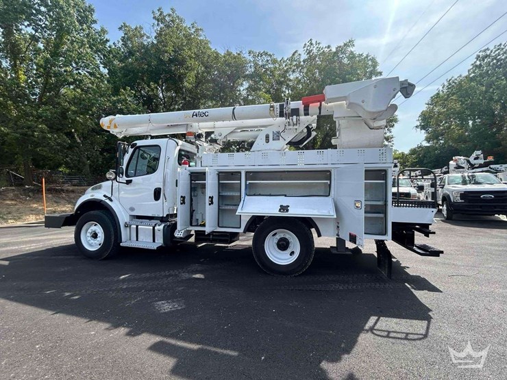 2019-freightliner-m2-106-image-20
