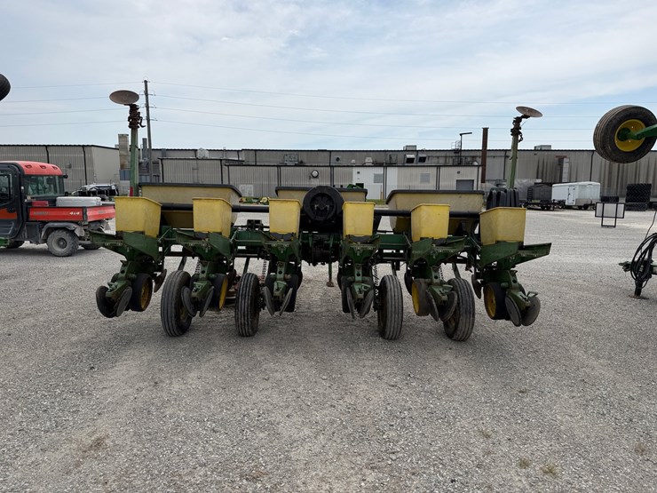 john-deere-7200-image-6