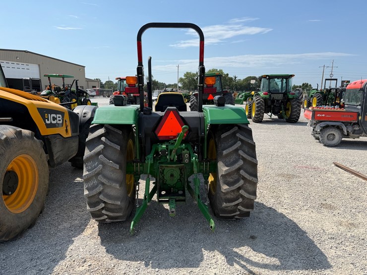 2011-john-deere-5065e-image-6