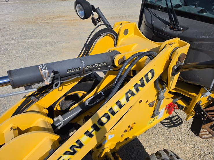2016-new-holland-w80c-image-8