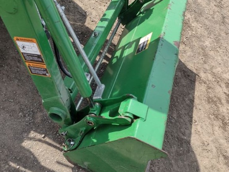 john-deere-2305-image-22