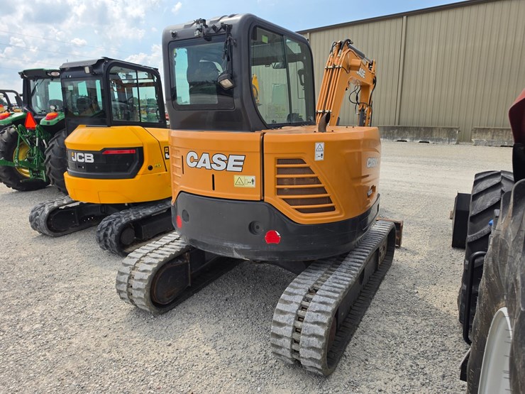 2018-case-cx60c-image-16