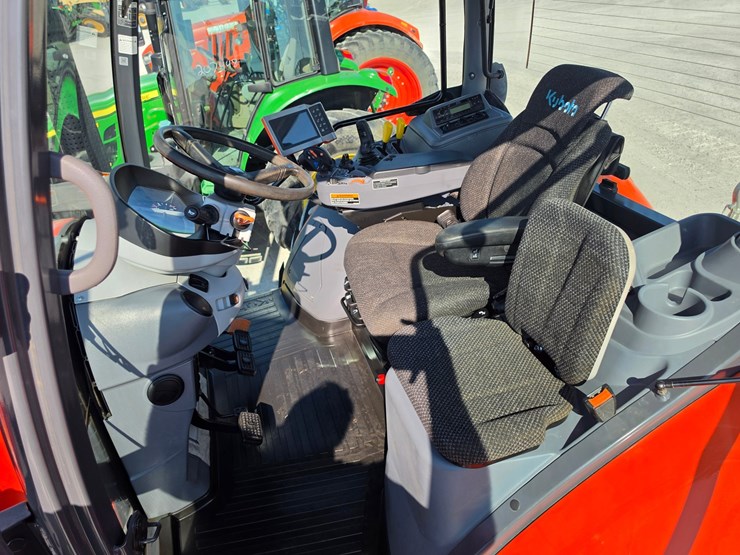 2019-kubota-m7-172-image-11