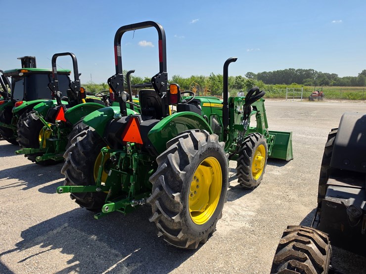 2022-john-deere-5045e-image-10