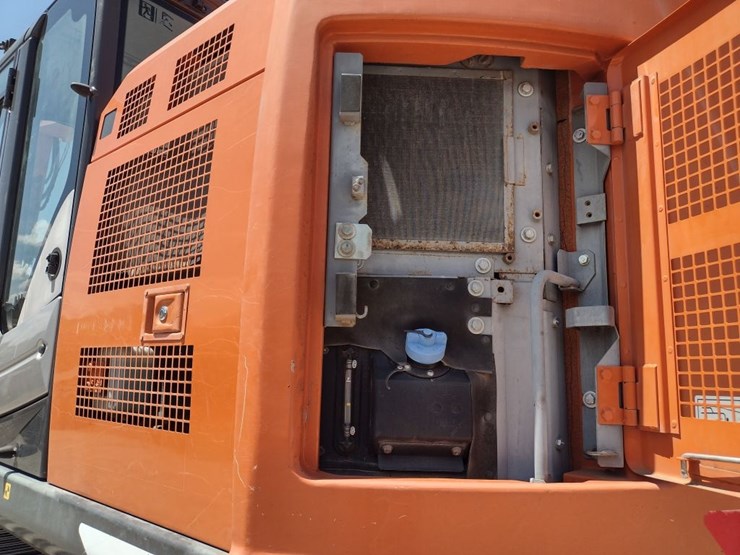 hitachi-zx245us-lc-6n-image-19