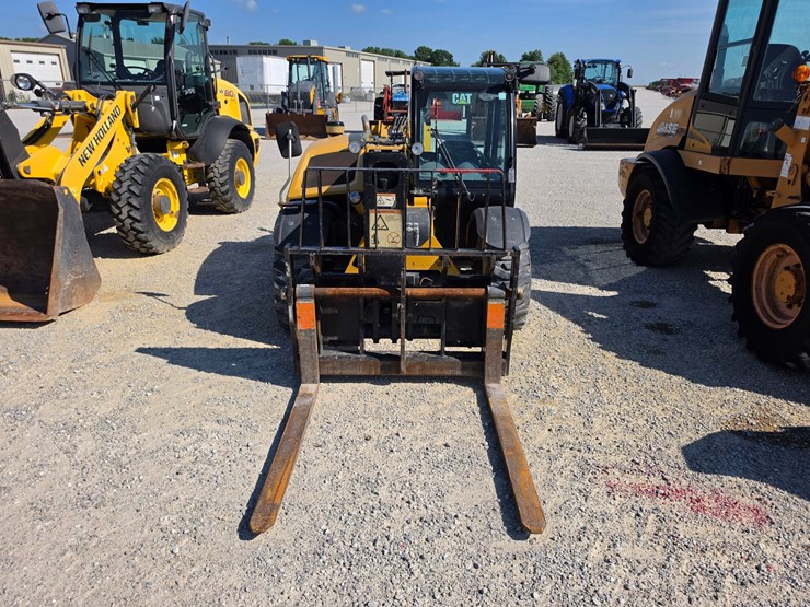 2016-caterpillar-th255c-image-2