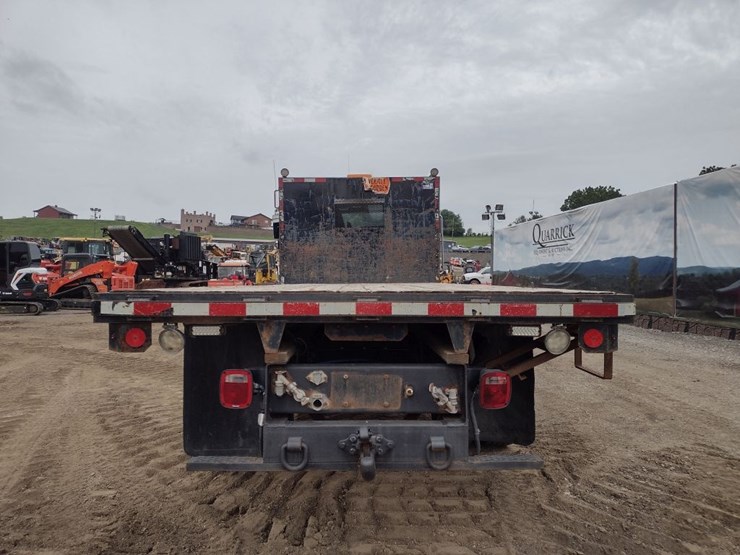 peterbilt-337-image-4