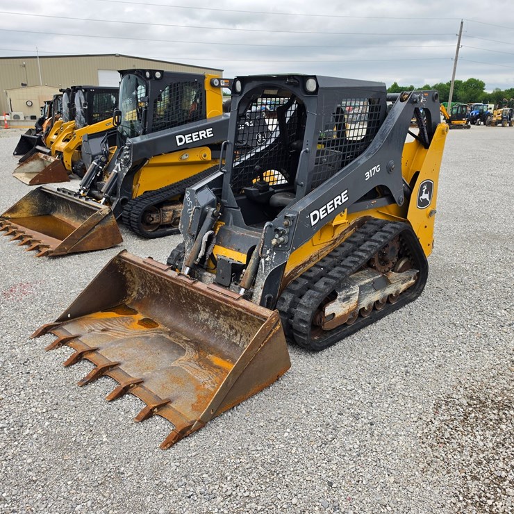 2022 DEERE 317G