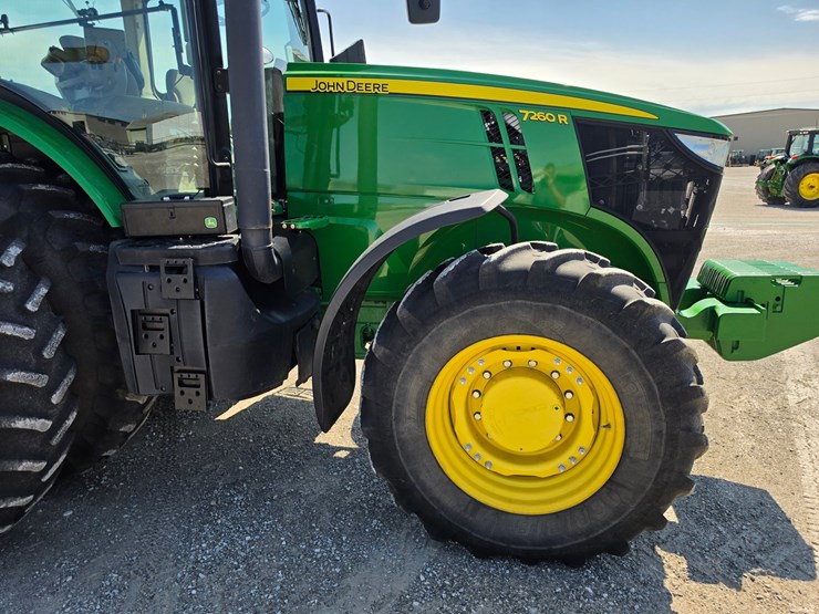 2013-john-deere-7260r-image-21