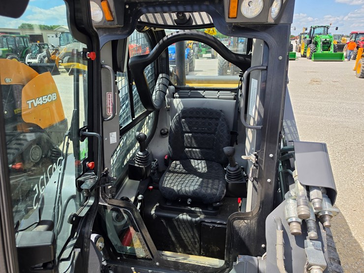 2021-new-holland-c345-image-7