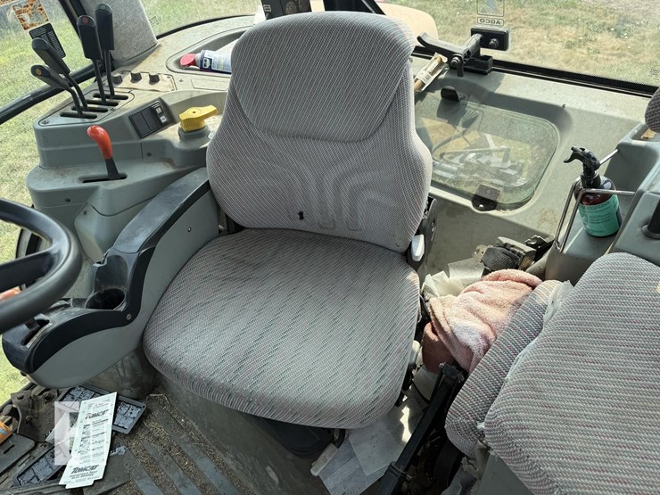 2005-agco-dt180-image-29