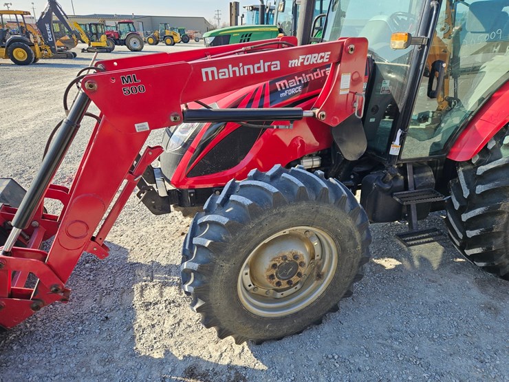 2014-mahindra-mforce-100s-image-21