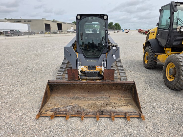 2014-deere-333e-image-2