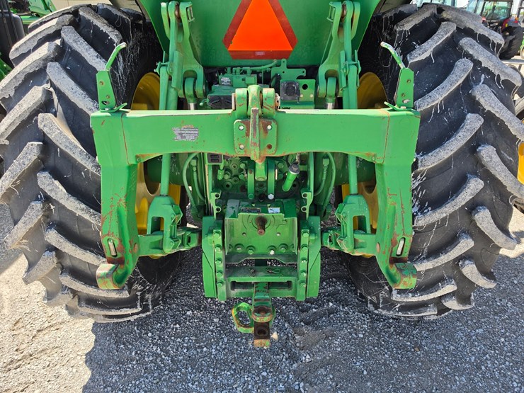 2014-john-deere-7210r-image-18