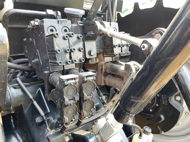 #1254-•-case-ih-185-puma-tractor-(second-owner)-image-28