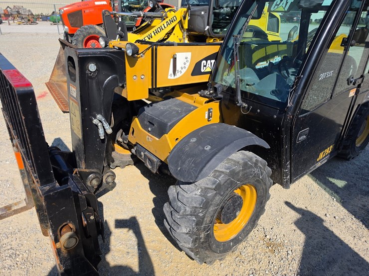2016-caterpillar-th255c-image-4