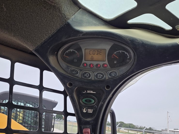 2022-bobcat-t550-image-21