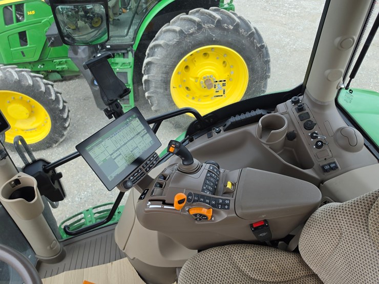 2024-john-deere-6r-155-image-8