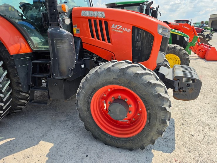 2020-kubota-m7-132-image-18