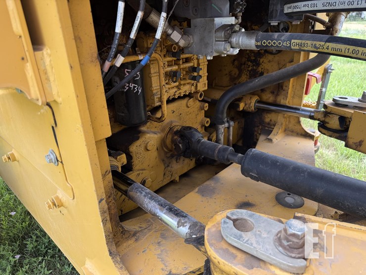 2019-deere-524l-image-35