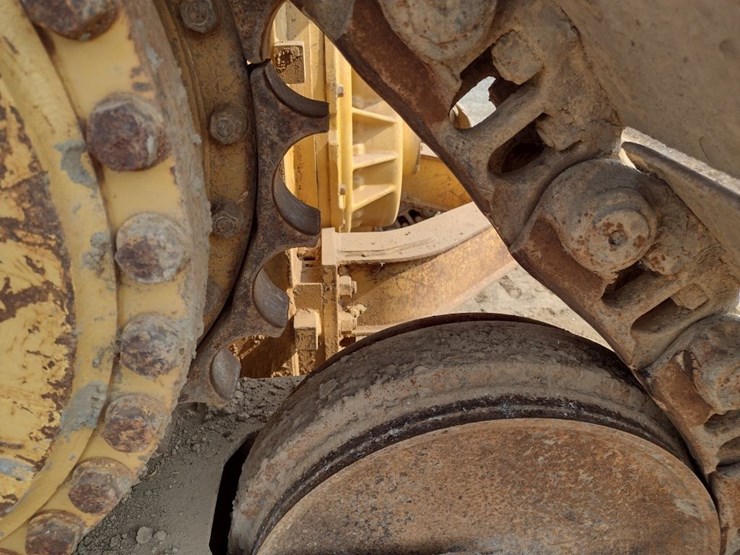 caterpillar-d6h-image-12
