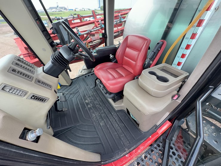 2009-case-ih-4420-self-propelled-sprayer-image-49