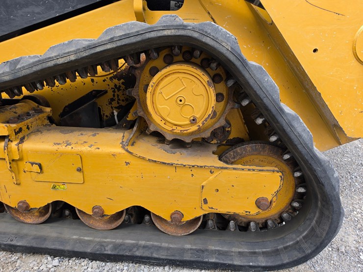2016-caterpillar-259d-image-15