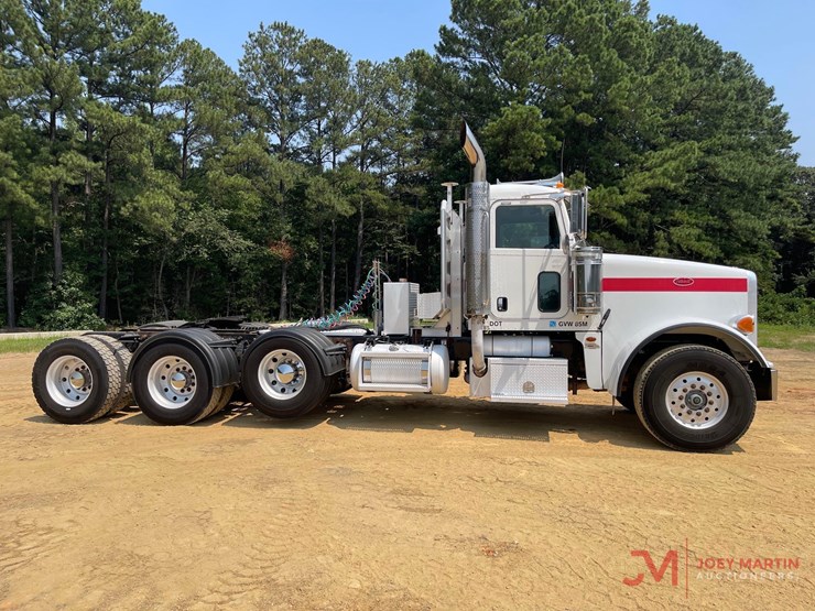 2008-peterbilt-367-image-2