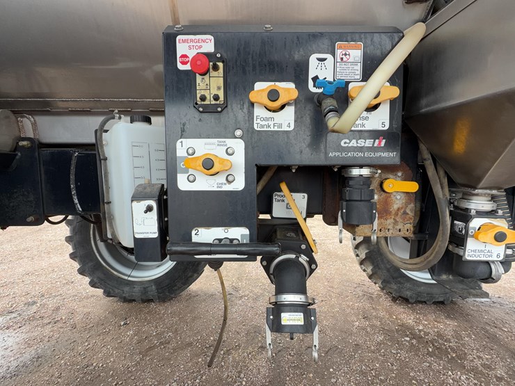 2009-case-ih-4420-self-propelled-sprayer-image-17