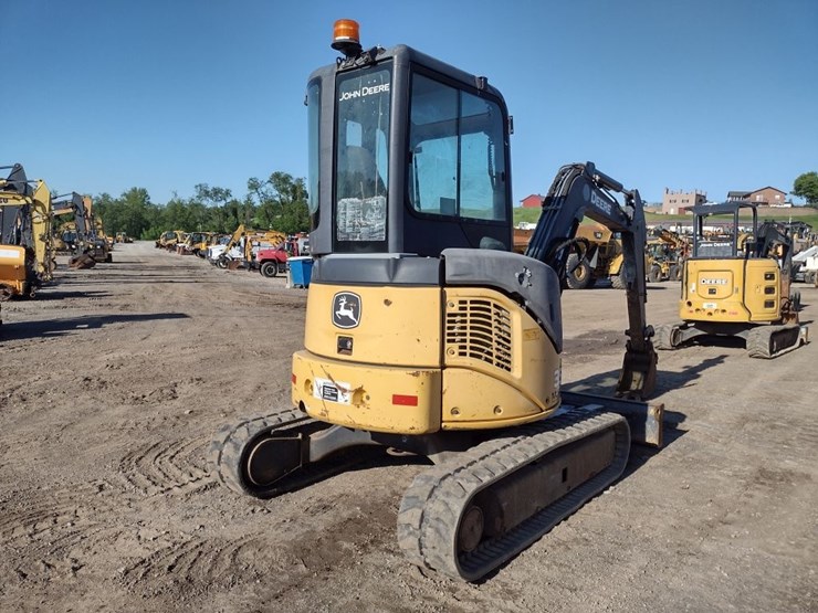 deere-35d-image-41