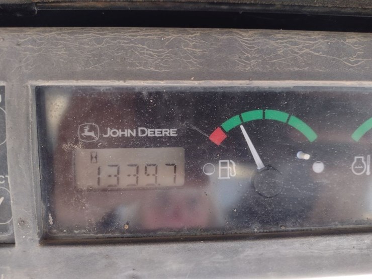 john-deere-317-image-5