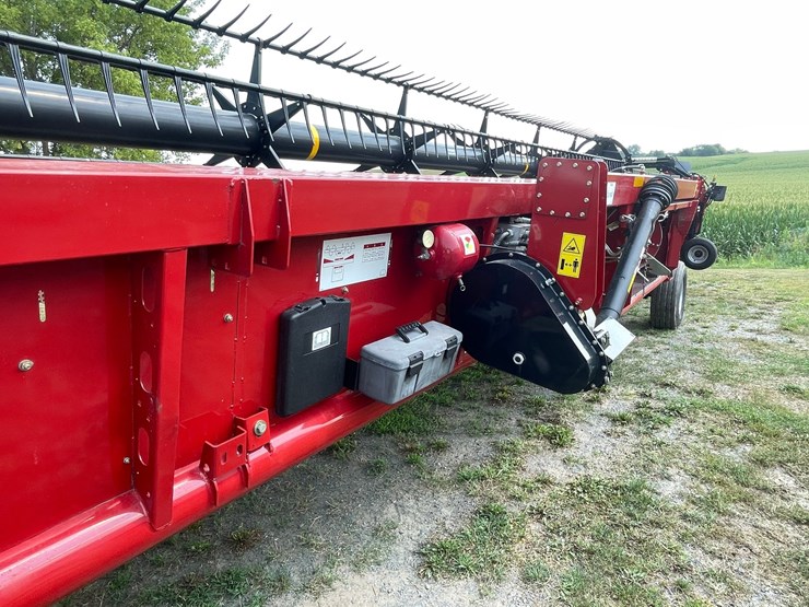 2018-case-ih-3162-image-15