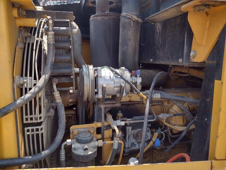 caterpillar-953c-image-32