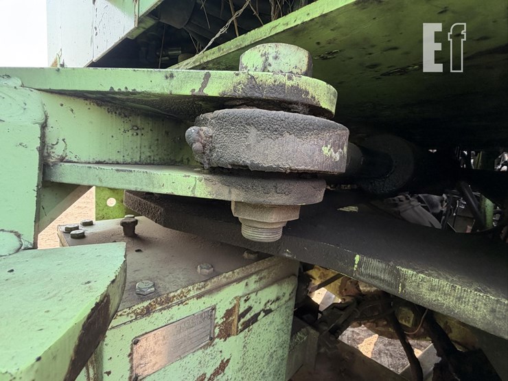 steiger-bearcat-iii-st225-image-21