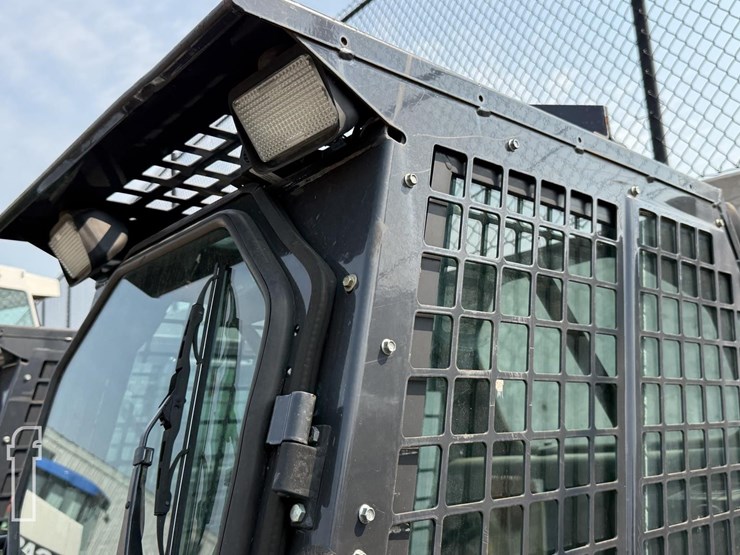 2016-bobcat-s70-image-15