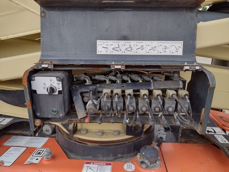 jlg-x600aj-image-23