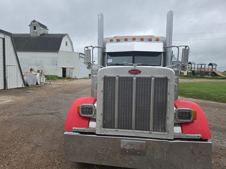2006-peterbilt-379-image-30