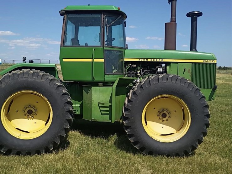 john-deere-8430-image-3