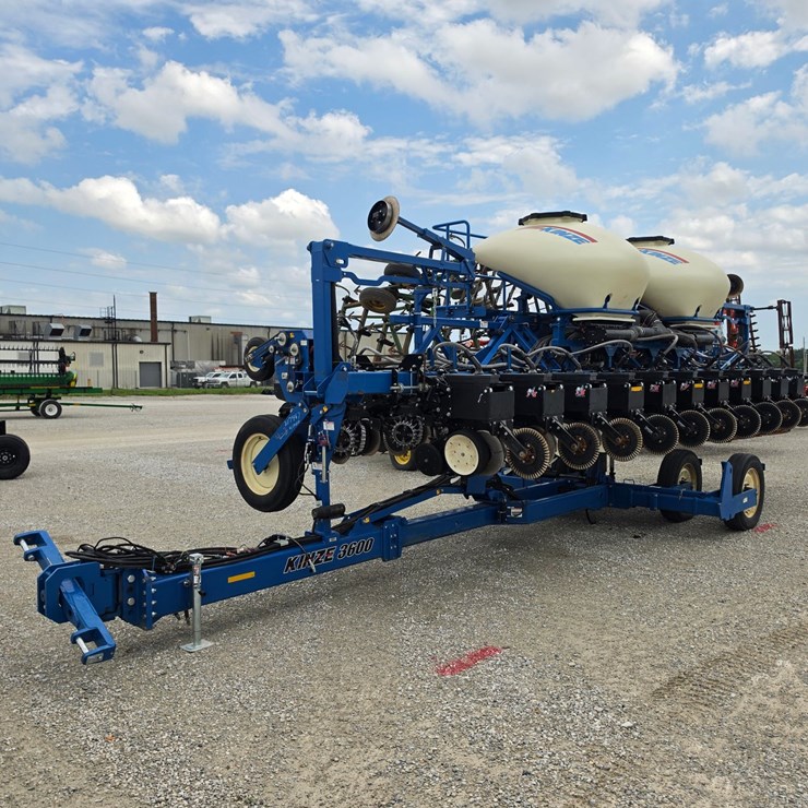 2013 KINZE 3600