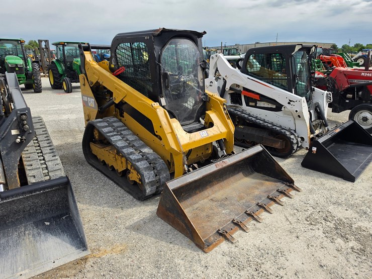 2016-caterpillar-259d-image-24