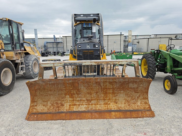 2019-deere-700k-lgp-image-2