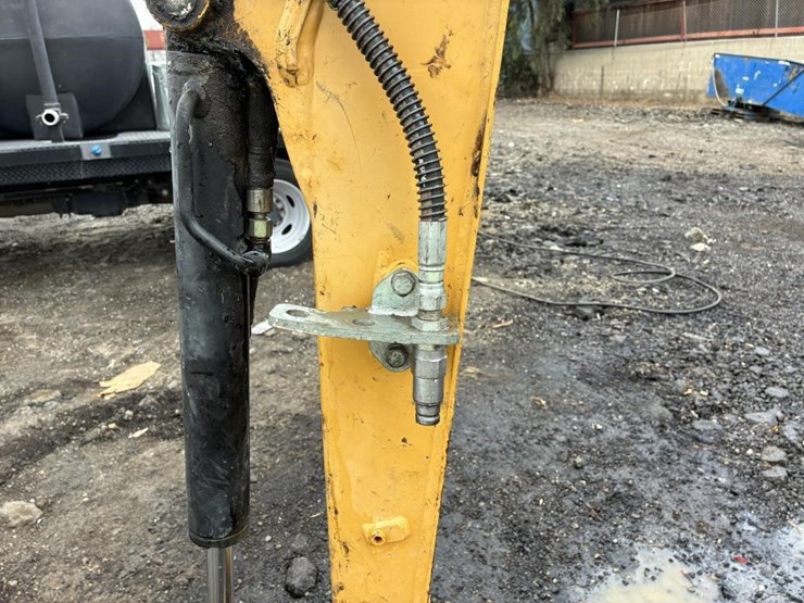 2013-caterpillar-301.7d-cr-image-8