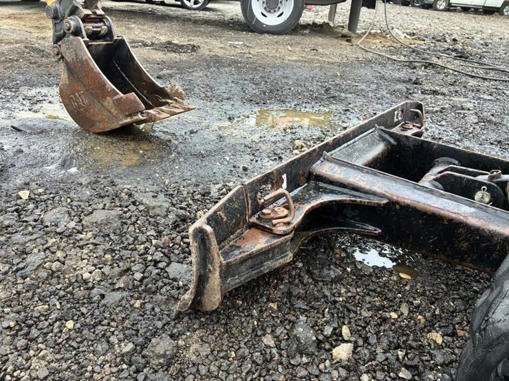 2013-caterpillar-301.7d-cr-image-14