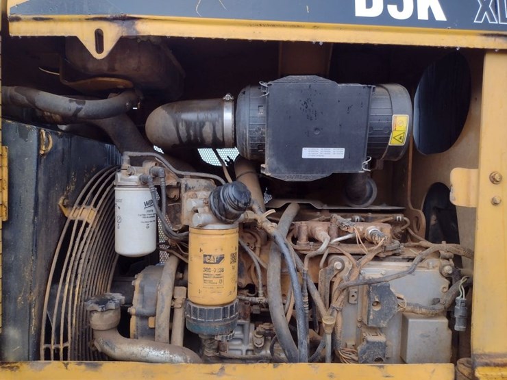 caterpillar-d5k-xl-image-21