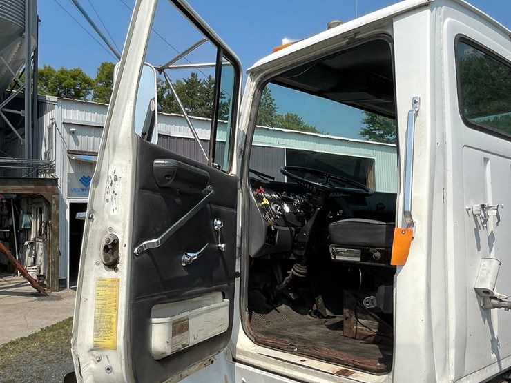 1988-ford-l8000-image-51