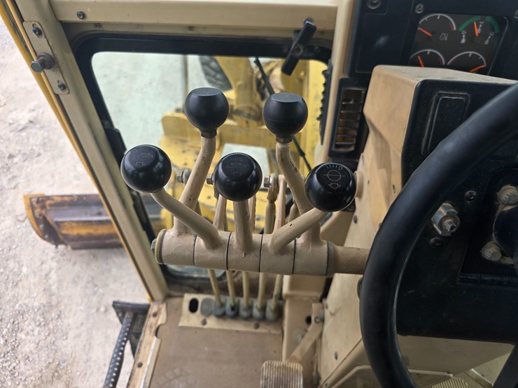 2007-caterpillar-12h-image-94