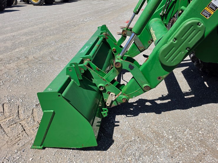 2014-john-deere-7210r-image-6